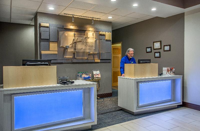 Holiday Inn Express Hotel & Suites Morristown