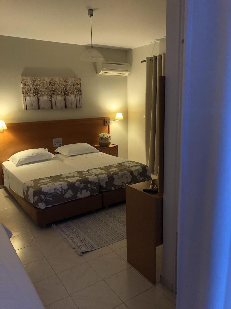 Philippos Studios & Apartments image