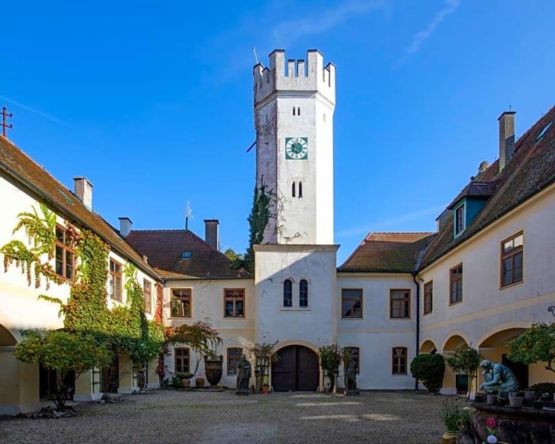 Hotel Schloss Schenke image