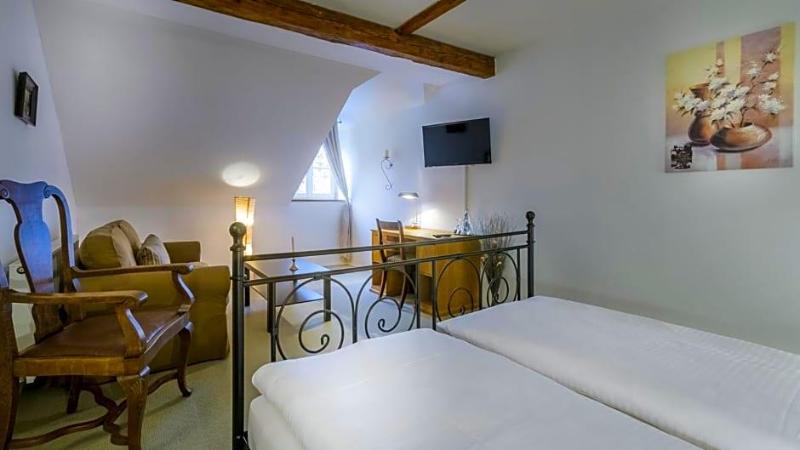 Hotel Schloss Schenke image