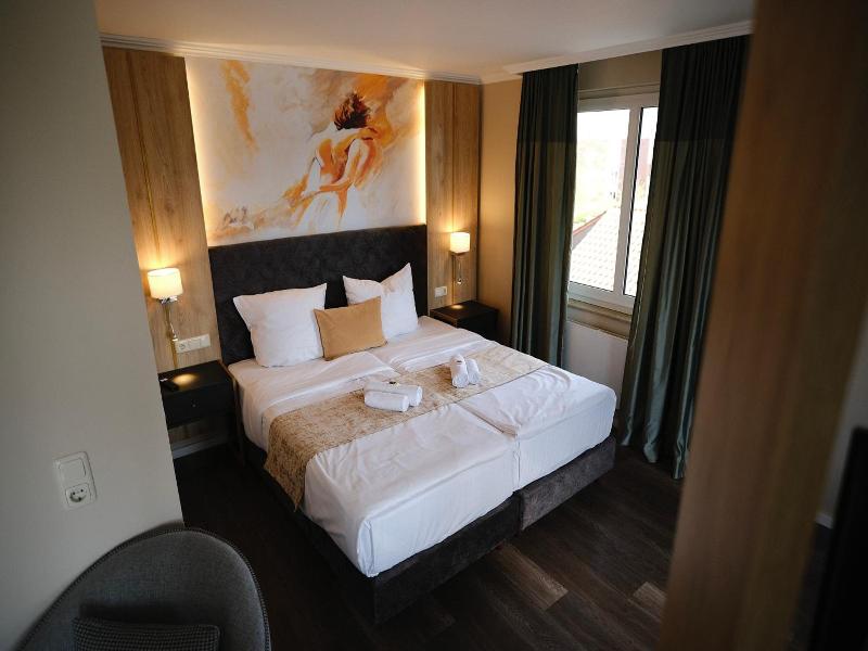 Parkhotel Rosarium image