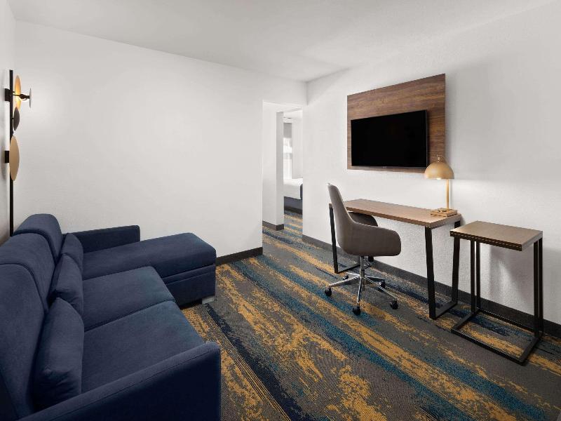La Quinta Inn & Suites Kennewick image