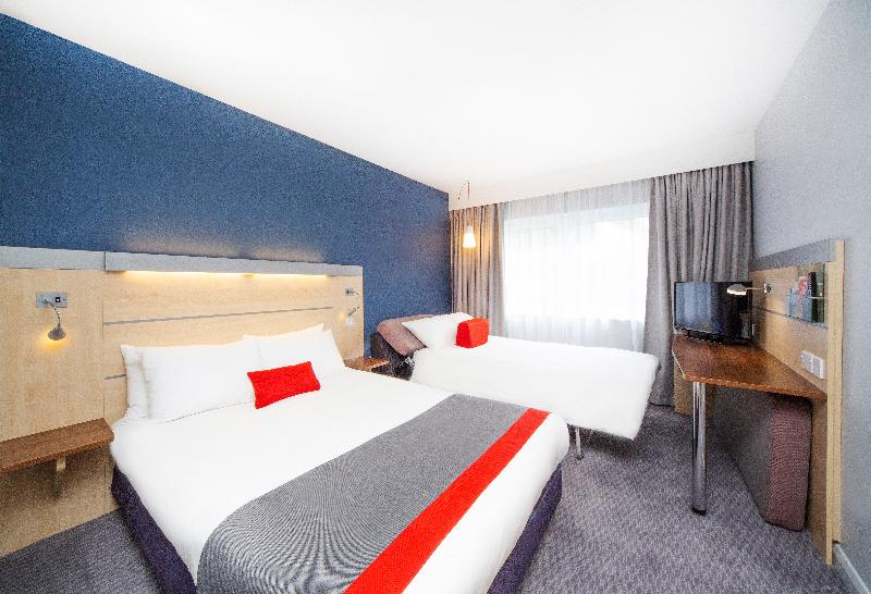 Holiday Inn Express Folkestone - Channel Tunnel image