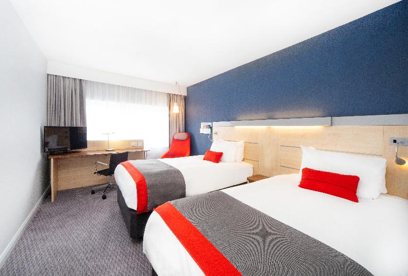 Holiday Inn Express Folkestone - Channel Tunnel image