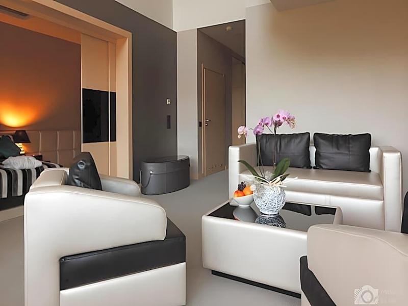 Myn Jacka Hotel & Spa image