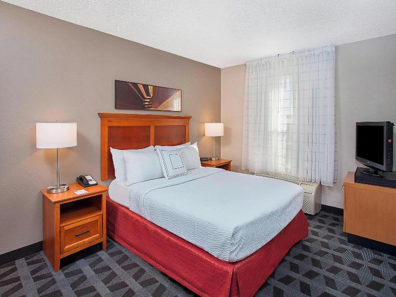 SUITE QUEEN SIZE BED — photo 9