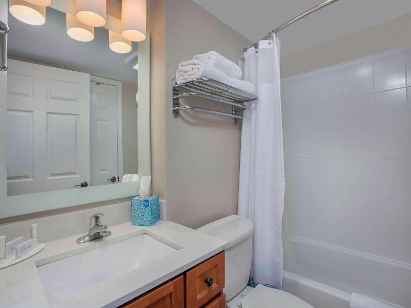 SUITE QUEEN SIZE BED