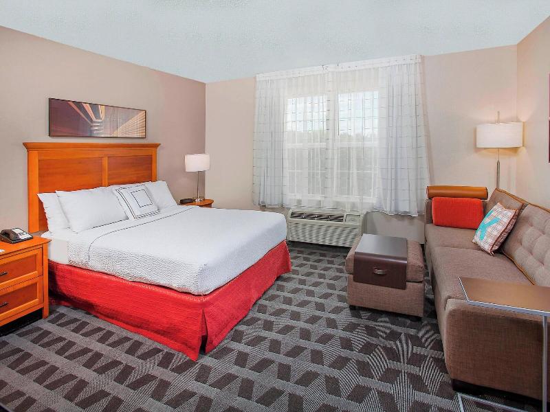 STUDIO QUEEN SIZE BED