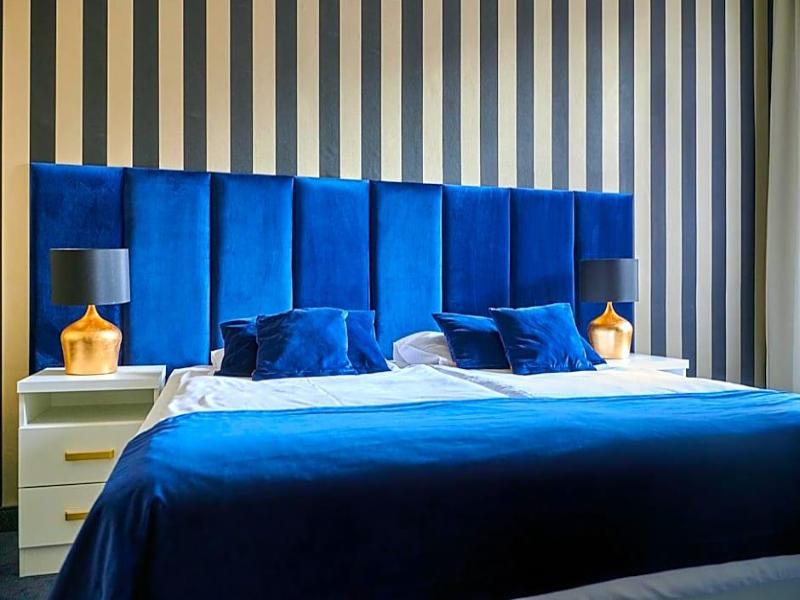 Hotel Royal image