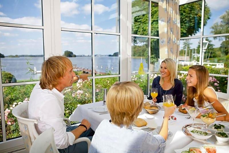 Strauers Hotel am See image