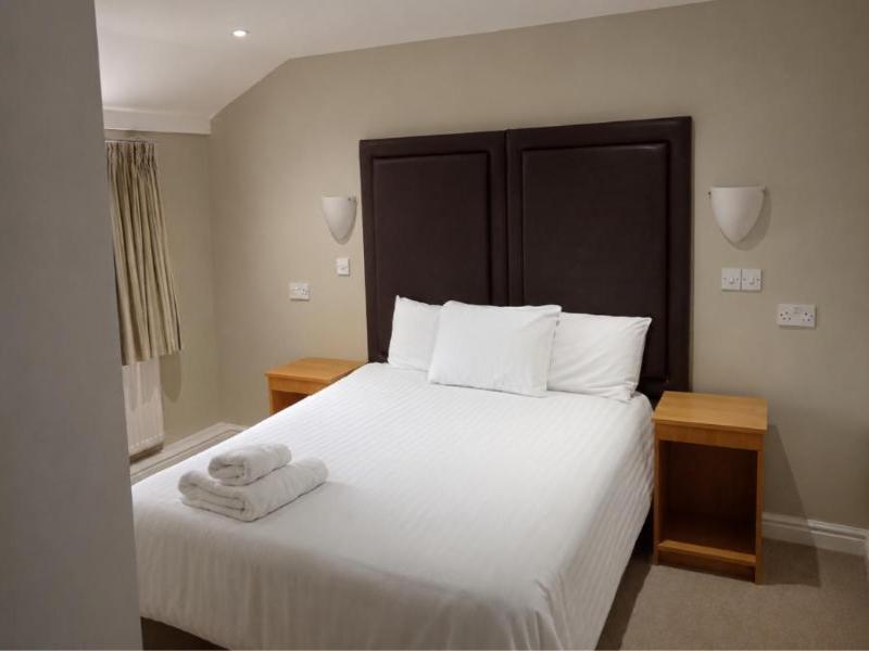 Wakefield Limes Hotel image