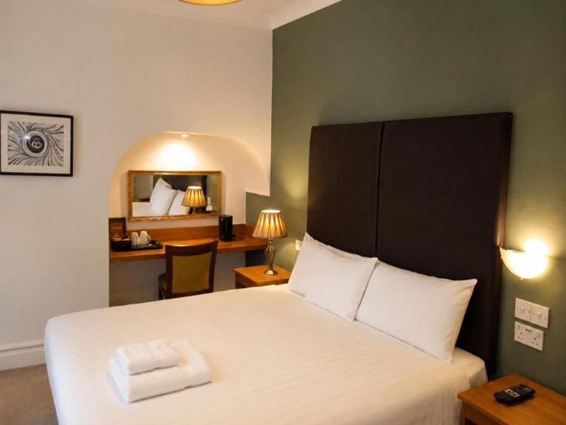Wakefield Limes Hotel image