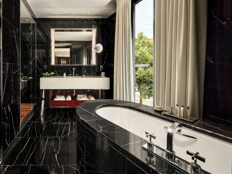 Bulgari London image