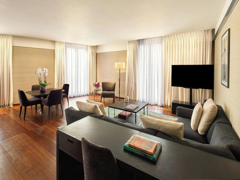 Bulgari London image