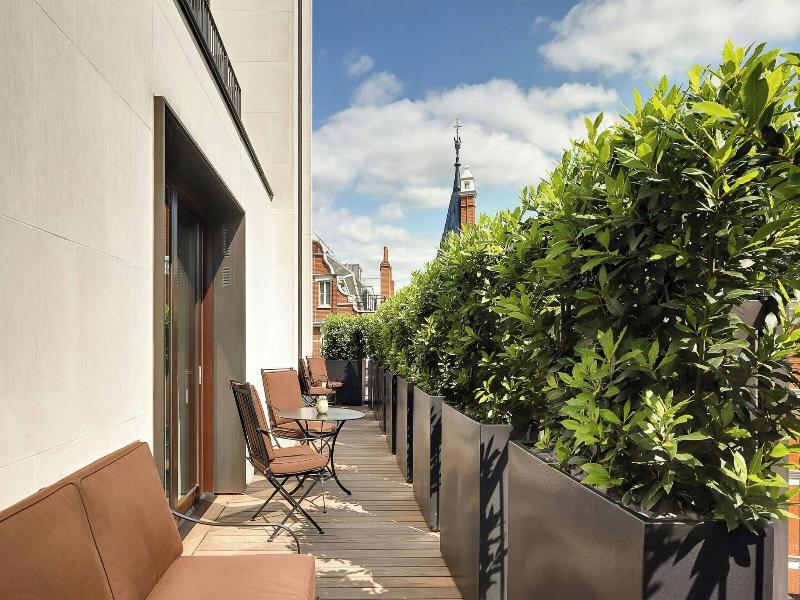 Bulgari London image