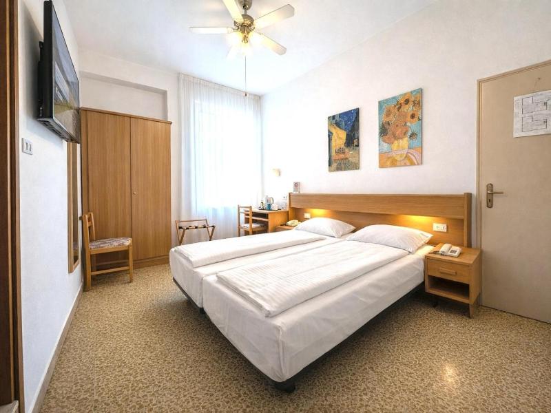 HOTEL VILLA CLARA image
