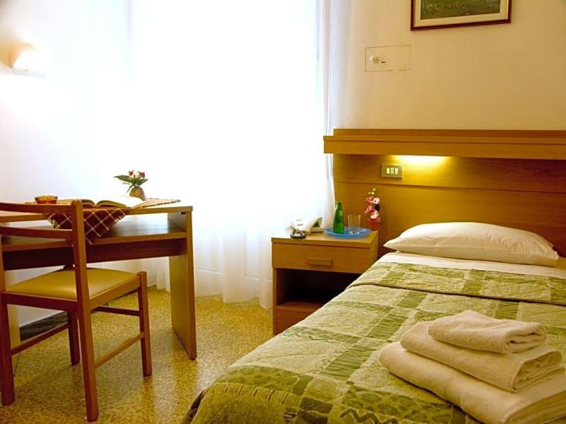 HOTEL VILLA CLARA image