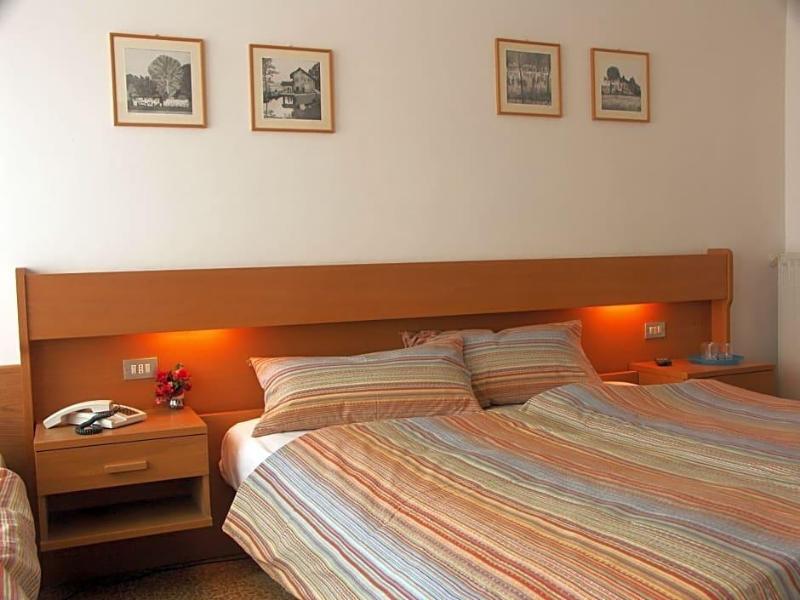 HOTEL VILLA CLARA image