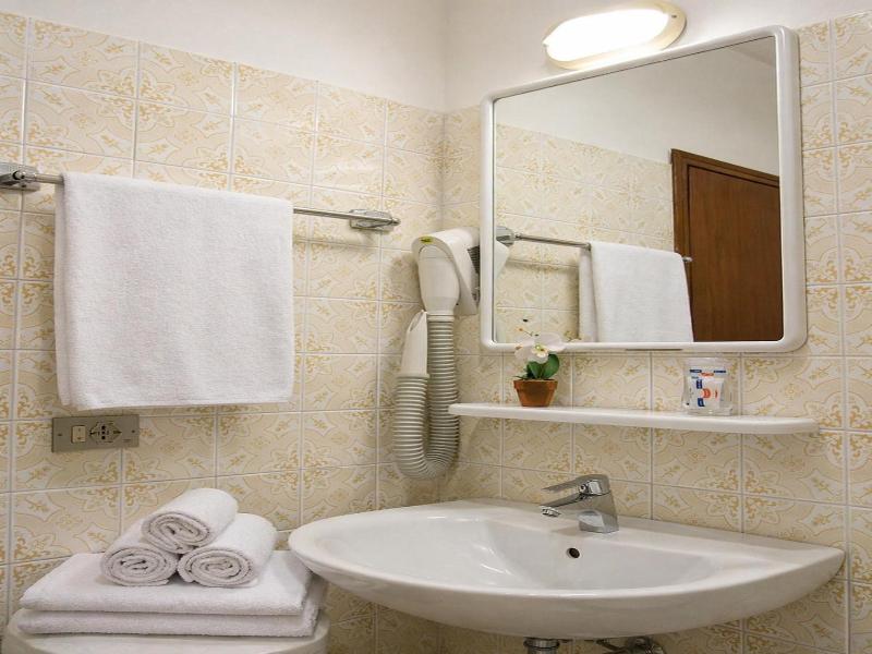 HOTEL VILLA CLARA image