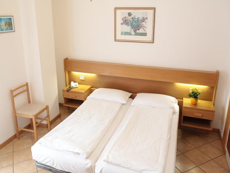 HOTEL VILLA CLARA image