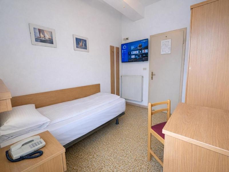 HOTEL VILLA CLARA image