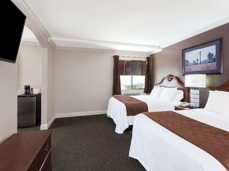 Knights Inn Los Angeles image