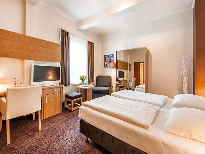 Ringhotel Jensen image