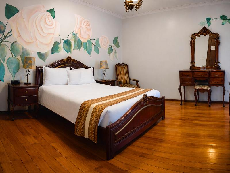 Boutique Los Balcones image
