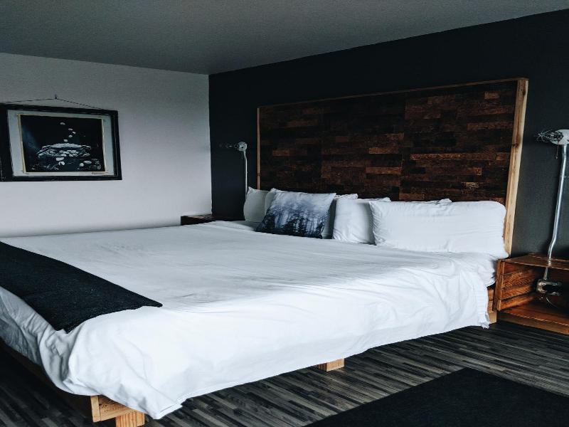 Adrift Hotel image
