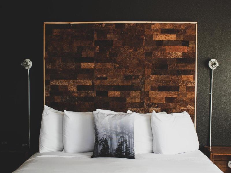Adrift Hotel image