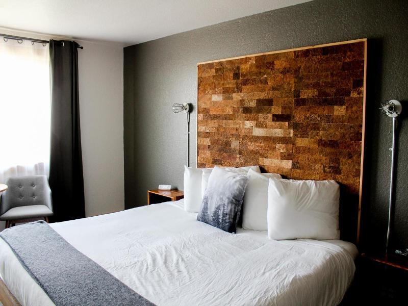 Adrift Hotel image