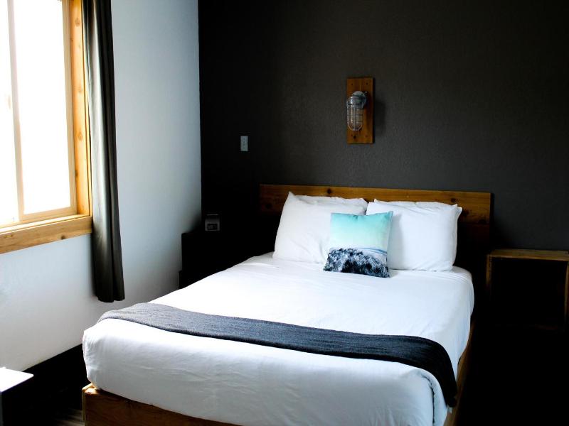 Adrift Hotel image