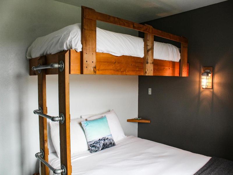 Adrift Hotel image