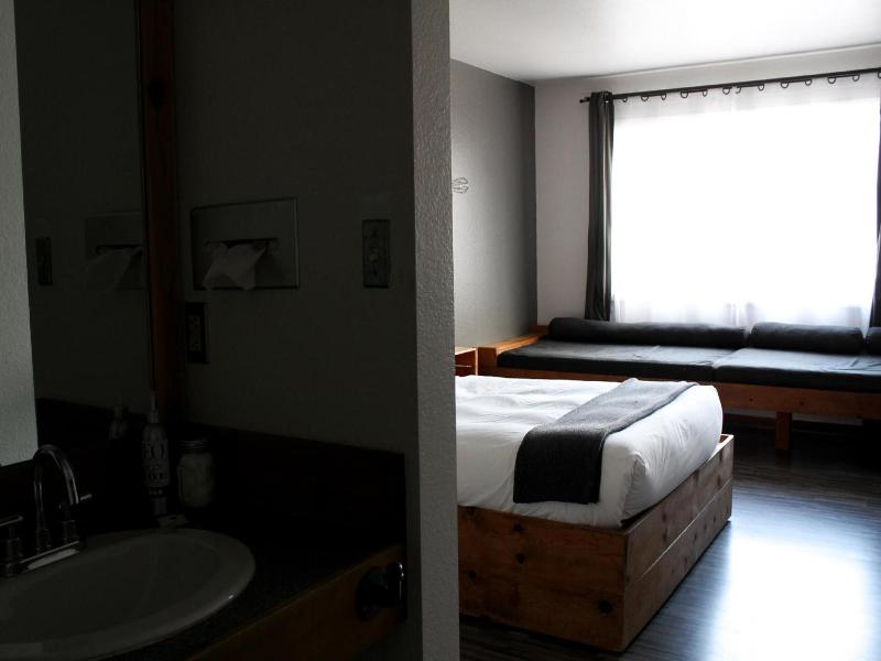 Adrift Hotel image