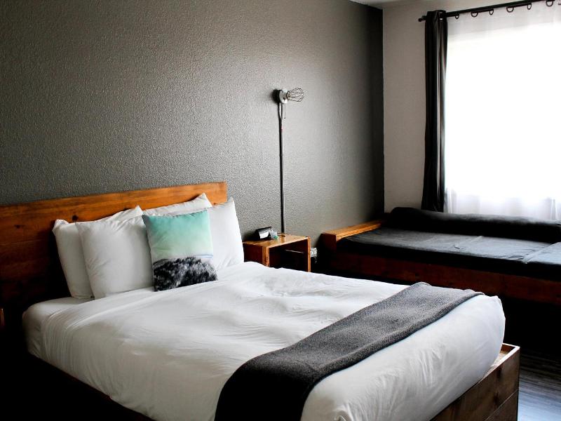Adrift Hotel image