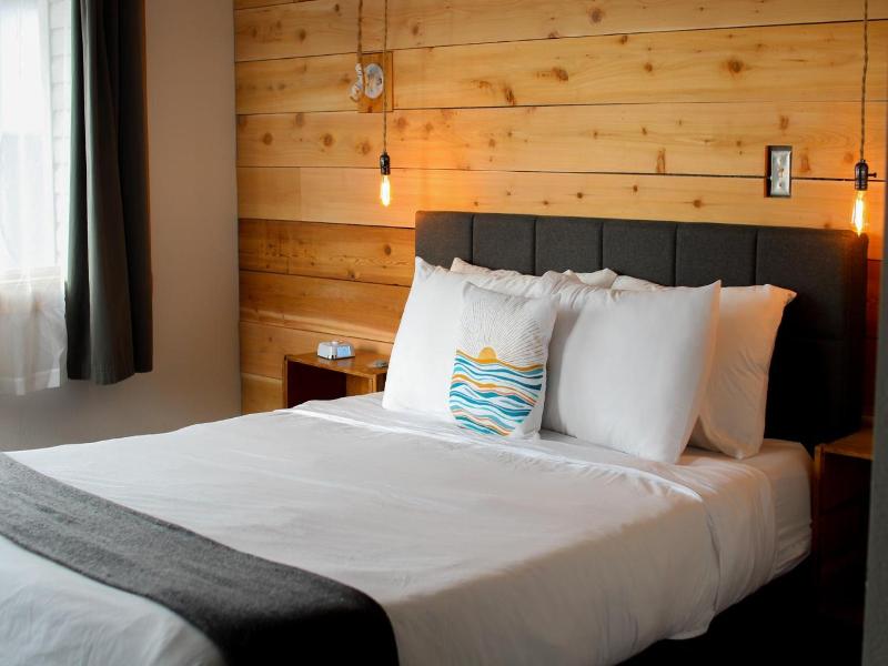 Adrift Hotel image