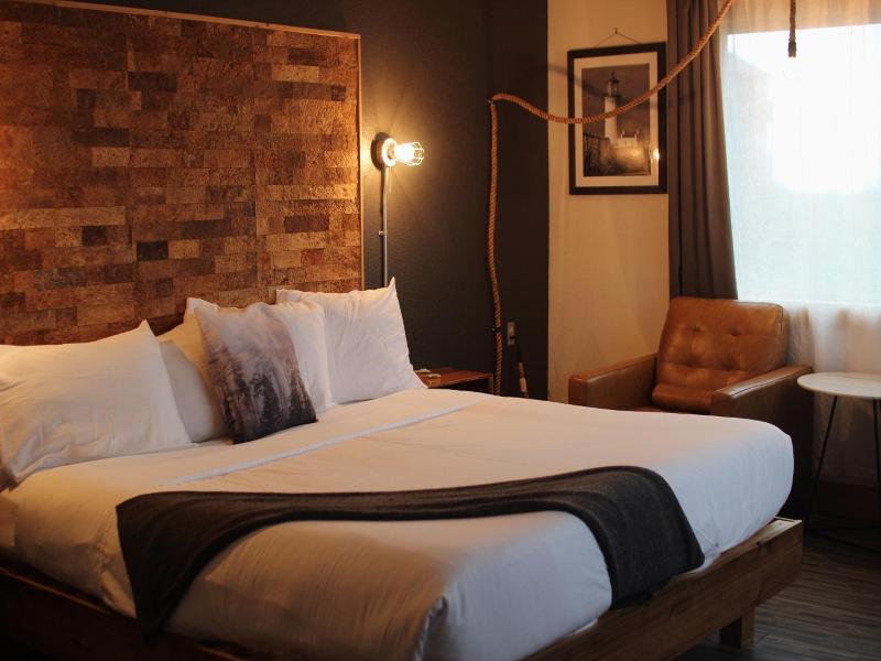 Adrift Hotel image