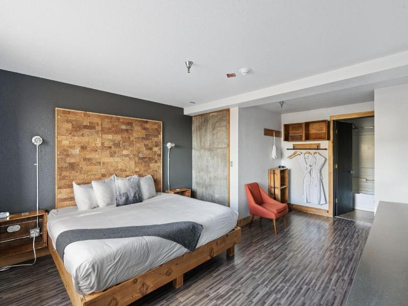 Adrift Hotel image