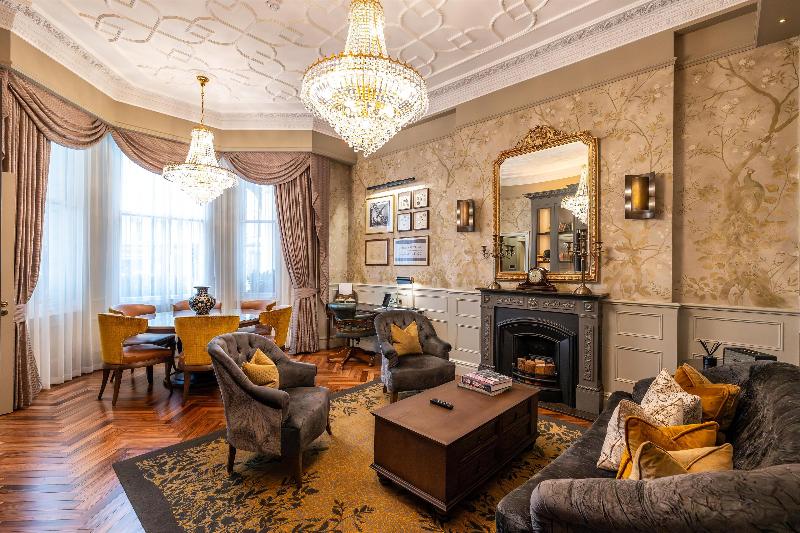 100 Queens Gate Hotel, Curio Collection By Hilton image