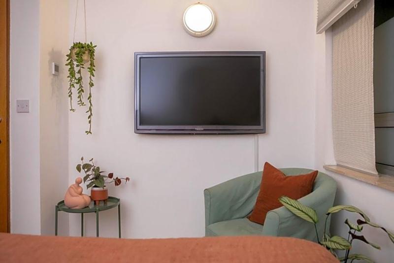 The Luxury Inn image
