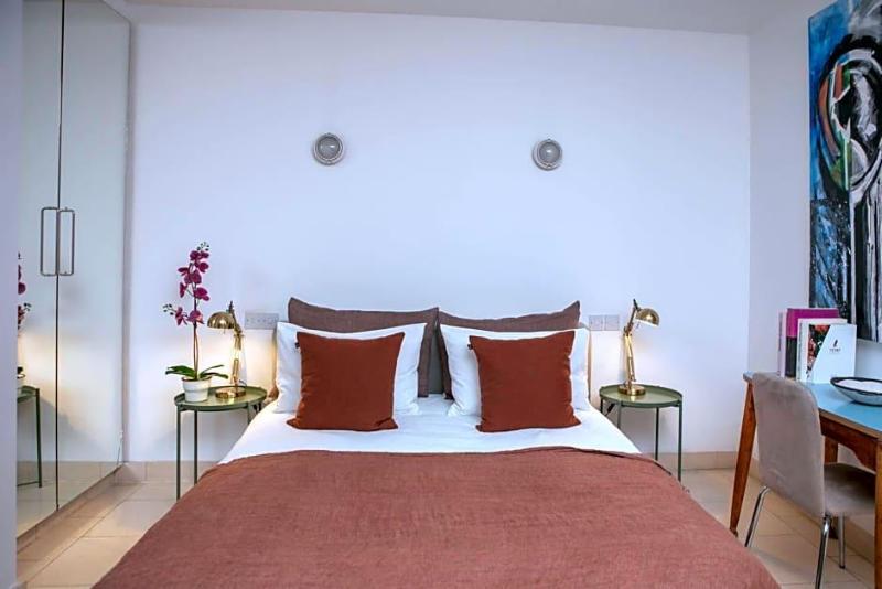 The Luxury Inn image