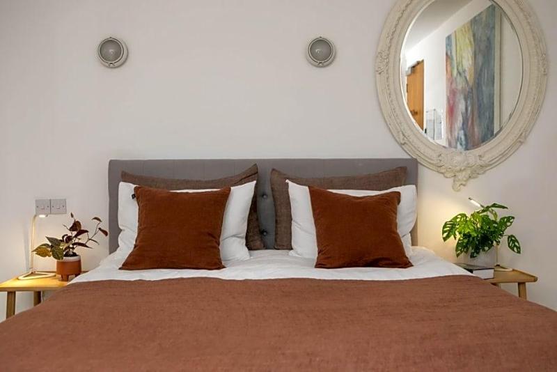 The Luxury Inn image