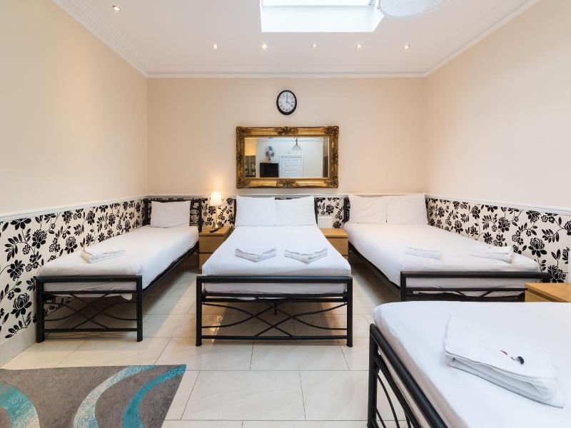 Royal London Hotel By Saba image