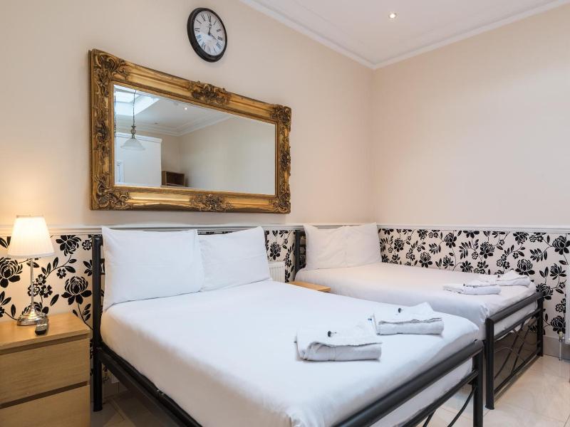 Royal London Hotel By Saba image