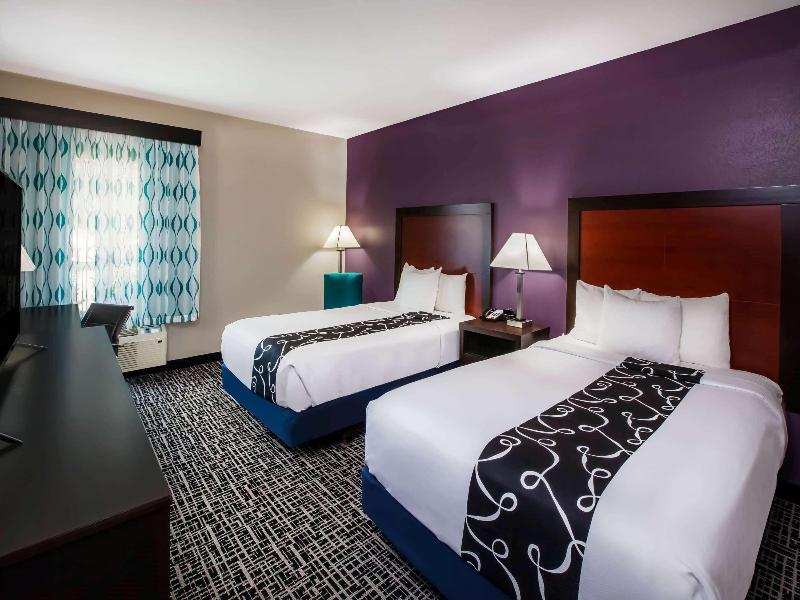 QUADRUPLE Accessible Two Double beds