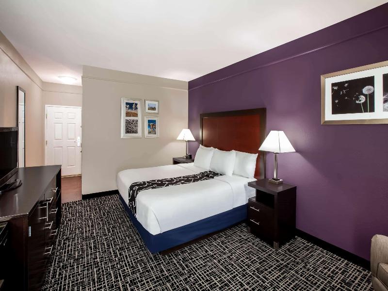 DOUBLE Accessible KING SIZE BED