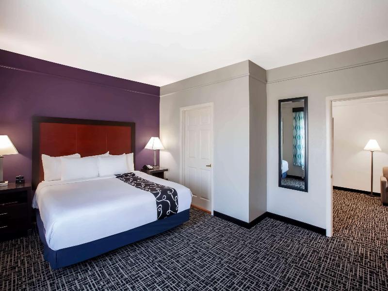 SUITE Accessible KING SIZE BED