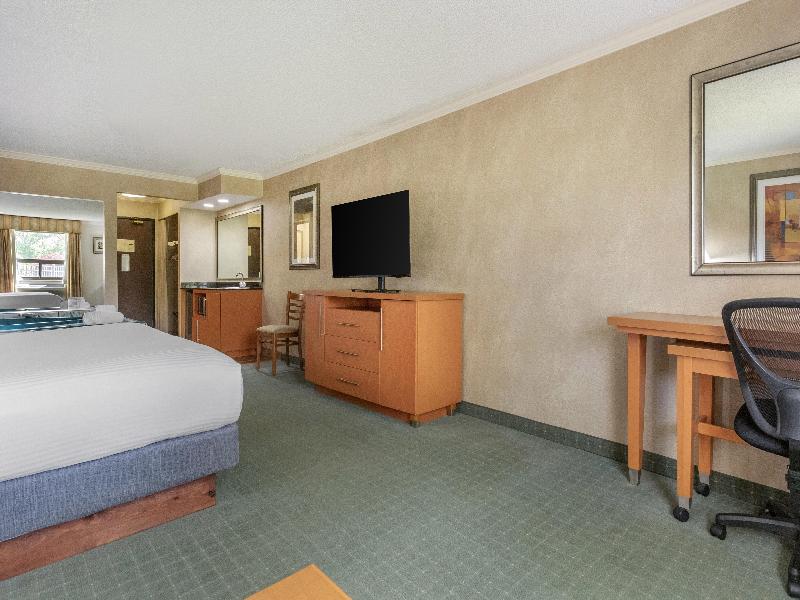 Best Western Davison Inn image