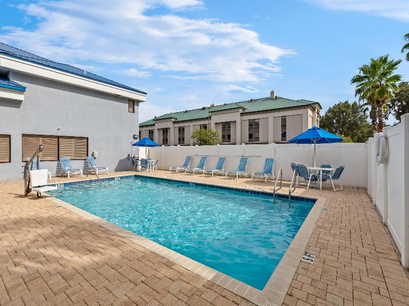 Days Inn & Suites by Wyndham Lakeland image