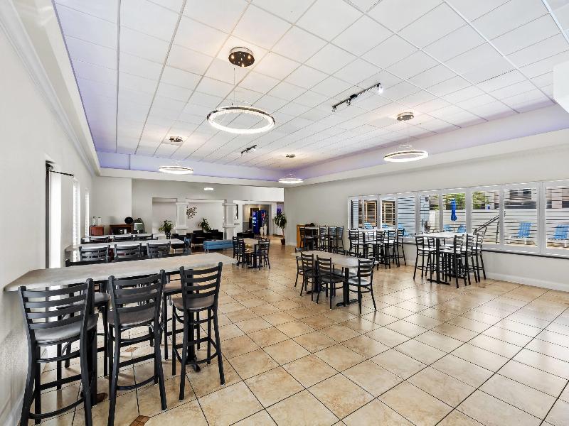 Days Inn & Suites by Wyndham Lakeland image
